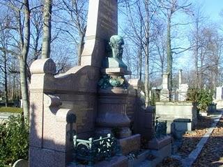 La Tombe d'Hahnemann à Paris