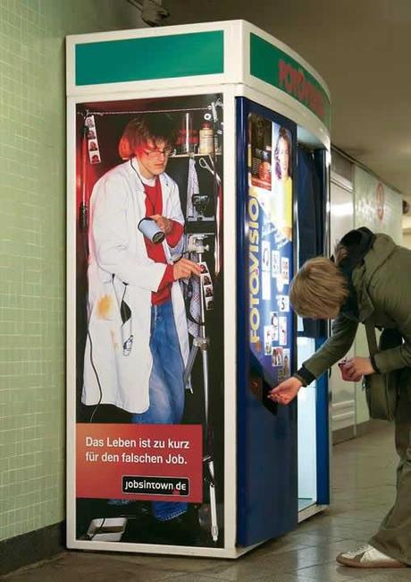 Publicités StreetArt créatif avec jobintown.de (1) Publicités StreetArt créatif avec jobintown.de