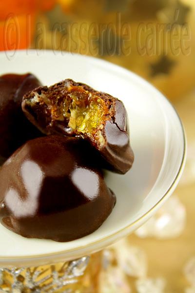 Chocolats au coeur de kumquat confit habillé de pâte d'amande