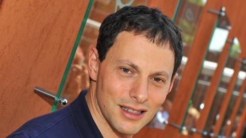 Marc Olivier Fogiel ... Il fait un caméo dans un film