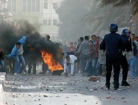 Alger : les émeutes se propagent dans plusieurs quartiers !