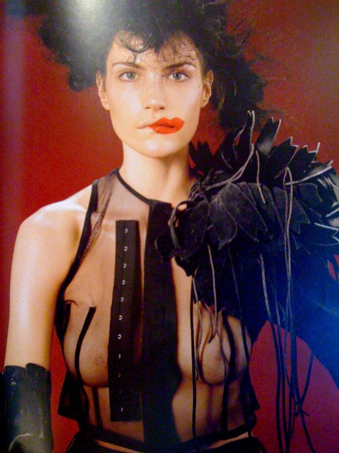 iPhone upload; l’encyclopédie de la mode