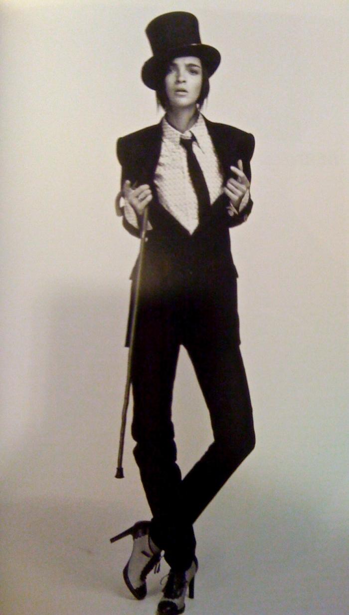 iPhone upload; l’encyclopédie de la mode