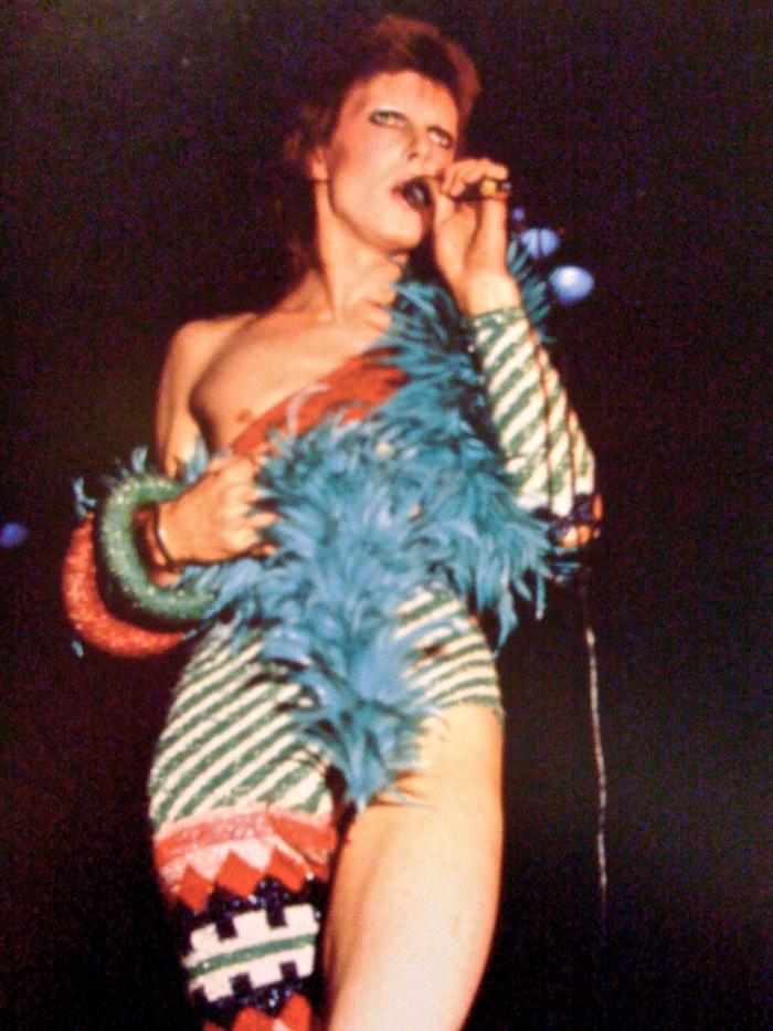 iPhone upload; l’encyclopédie de la mode