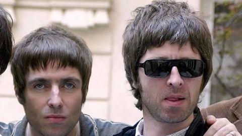 Liam Gallagher (oasis) ... il sort un nouvel album solo et se fait clasher par son frère au passage ...