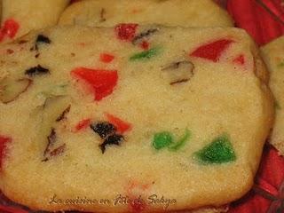 Biscuits tranchés au beurre à saveur de gâteau aux fruits