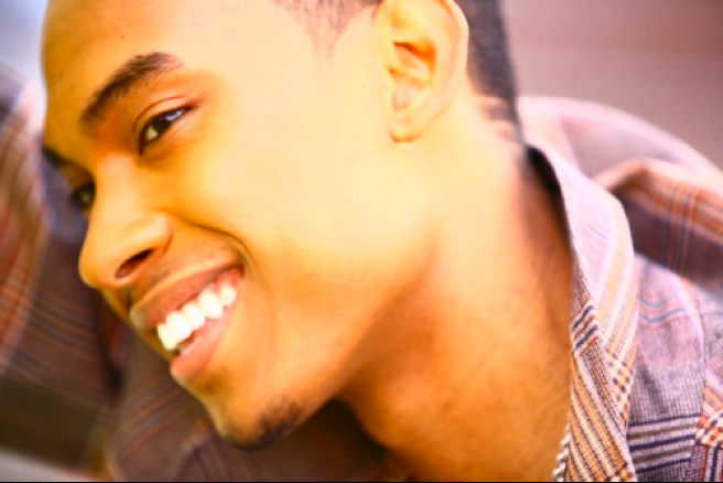 NOUVELLE CHANSON : MIGUEL – RAISE YOUR HANDS (PRODUCED BY DJ PAUL OAKENFELD/ NOT DAVID GUETTA)