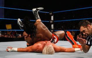 Kofi kingston devient le nouveau Champion Intercontinental