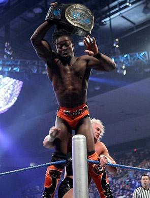 Mauvais perdant Dolph Ziggler agresse le nouveau Champion Intercontinental de la WWE