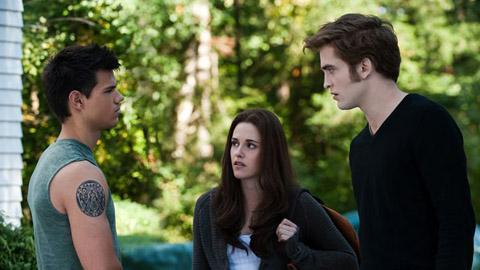 Twilight 4 avec le duo Kristen Stewart / Robert Pattinson ... le film sera plus soft que le livre