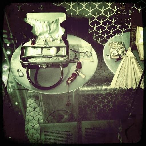 Que fait une parisienne à Amsterdam !? Allez facile !...