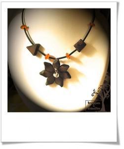 Collier orange et noir  Nathalie Gonzalez