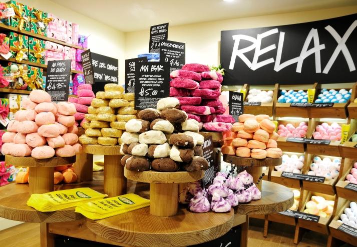 L'intérieur d'une boutique de cosmétiques Lush !