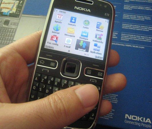 Nokia E72 : un téléphone à clavier performant