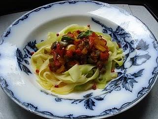 tagliatelle de zucchini à la sauce poivro-poivrée