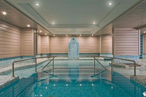 art-morgane-hotel-piscine-hoosta-mag