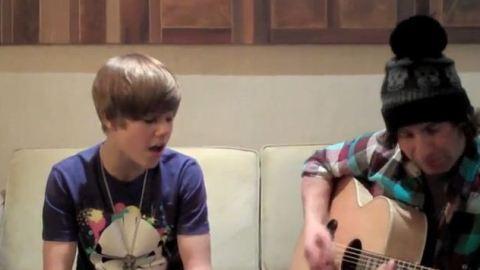 Justin Bieber ... La version acoustique complète de Baby, visible dans son film