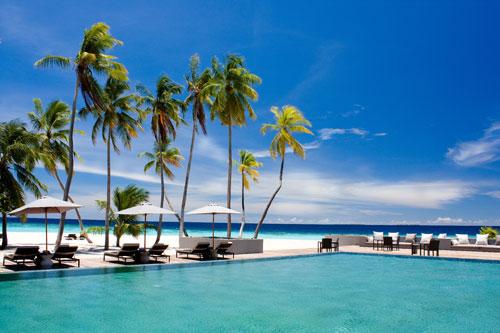 hoosta-magazine-Alila-Villas-maldives-palms-pool