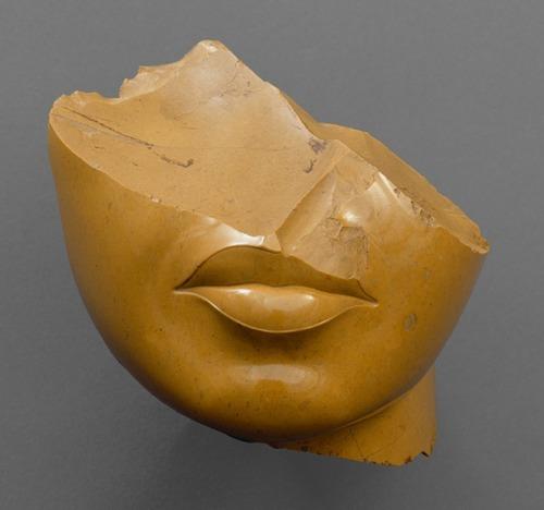 Fragment-d-une-reine-1353-1336-avant-Jean-Claude.jpeg