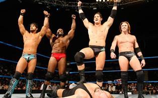 Ezekiel Jackson, Wade Barrett, Heath Slater et Justin Gabriel ont du s'y mettre à 4 pour vaincre le géant de Smackdown