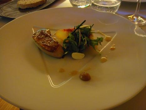 20100919 Passage Senderens 04 foie gras saisi fondant peches%20blanches cuites fraiches Valeurs sures de 2010 (ChrisoScope)