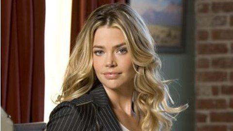 Alec Baldwin ... Il sortirait bien avec Denise Richards