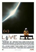 Love : affiche & bandes-annonces d’un OVNI