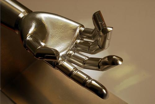 Découverte électronique du moment---->  ROBOT HANDS