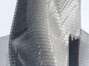 Tour Phare attaquée toutes parts