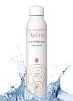 Inventaire du sac retouche d'une maquilleuse cinéma