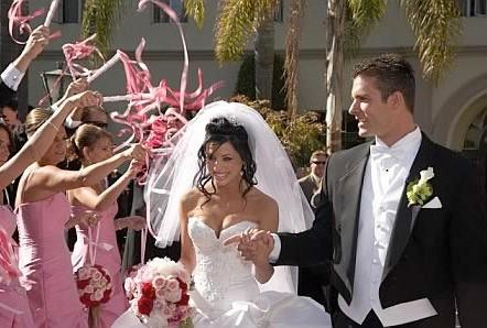 Des bandes de rubans pour la sortie de l’église?