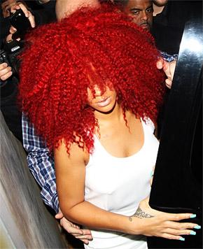 HOT OU PAS? Rihanna et ses cheveux frisés