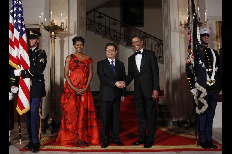 Michelle et Barack Obama ont reçu le président chinois Hu Jintao, à la Maison-Blanche, à Washington, mercredi 19 janvier. Le bilan de cette visite reste cependant mitigé avec de gros contrats signés mais sans réelle avancée sur les questions cruciales.