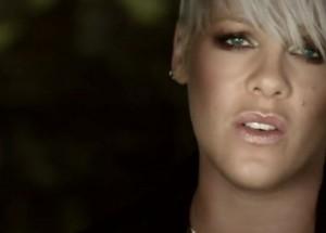 Pink son nouveau clip Fuckin’ Perfect crée la polémique
