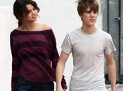 Selena Gomez Elle veut reparler bisou avec Justin Bieber (vidéo)