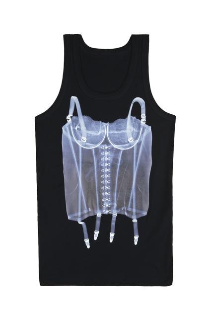 LAVALLEEVILLAGE - DEBARDEUR NOIR -®P.HUGONNARD