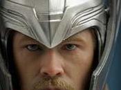 Photos: héros Thor porte enfin casque