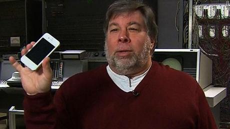 Wozniak explique le retard de livraison de l’iPhone 4 blanc