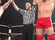 Randy Orton attaque Nexus