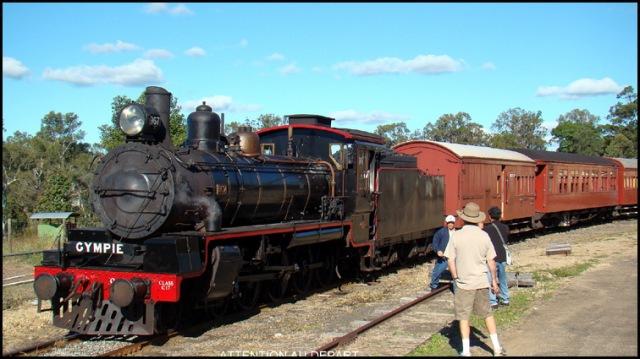 Brisbane, son port, ses monts et son train à vapeur