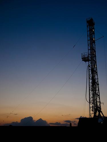 Matignon appelé à trancher sur le gaz de schiste