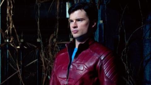 Smallville saison 10 ... Clark enfile la veste de Superman (photos)