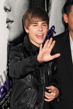 Justin_Bieber_attends_Justin_Bieber_Never_R5sGhLgIeGGl.jpg