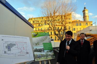 CHRISTIAN ESTROSI LANCE LA DEMOLITION DE LA GARE ROUTIERE A NICE