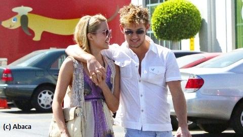 Dianna Agron ... Elle a dit ''oui'' à Alex Pettyfer