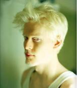 Faire la lumière sur la beauté et les albinos