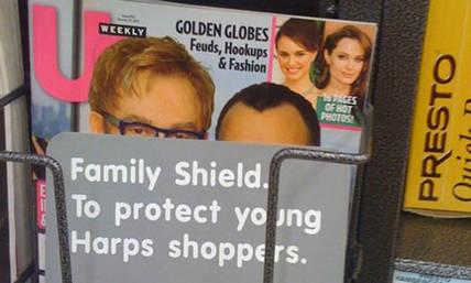 Drôle de methode de censurer le bébé d’Elton John