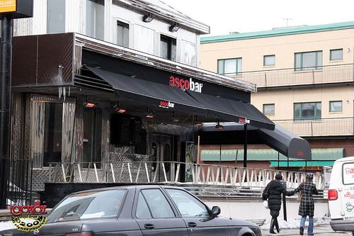 Parlons-en des CODES VESTIMENTAIRES dans les bars TABARNAK!