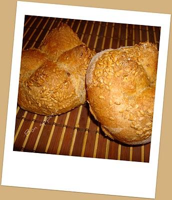 Petits pains ronds sur poolish aux graines de lin - Panecillos redondos sobre poolish con semillas de lino