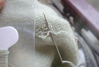 Repriser un trou dans un pull en cachemire - Paperblog